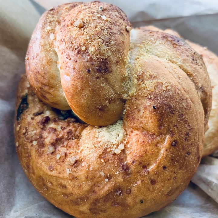 photo of Hopscotch Coffee Spinach Artichoke Pretzel Knot shared by @allhess on  26 Aug 2020 - review