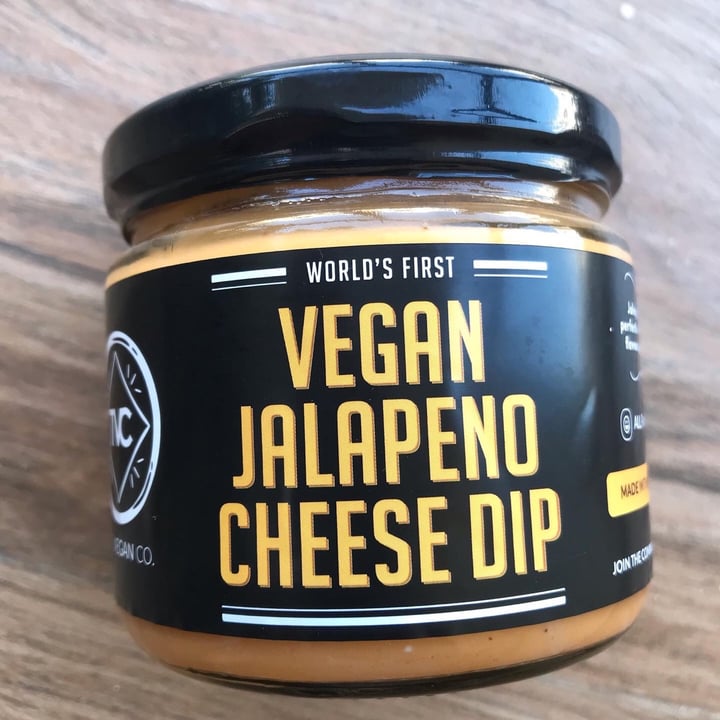 photo of The Vegan Co. Vegan Jalapeno Cheese Dip shared by @veganniran on  27 Apr 2022 - review