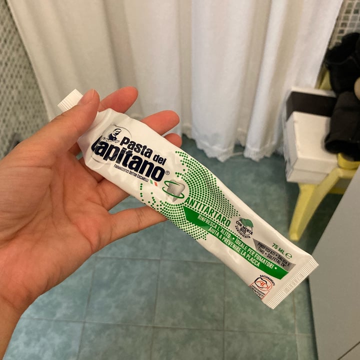 review photo of Pasta del capitano Dentifricio antitartaro shared by @giuliabernuzzii on 26 Sep 2022 - review