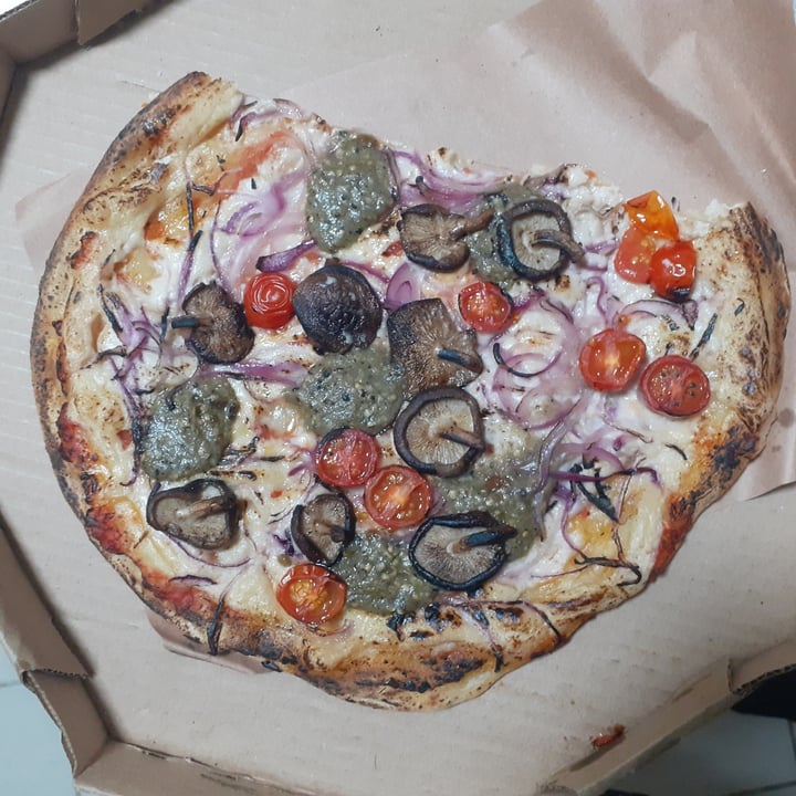 photo of Restaurante Aluá casa orgânica , sustentável, vegano e criativa. Pizza de cogumelos shared by @laurinhaalvares on  26 Feb 2022 - review