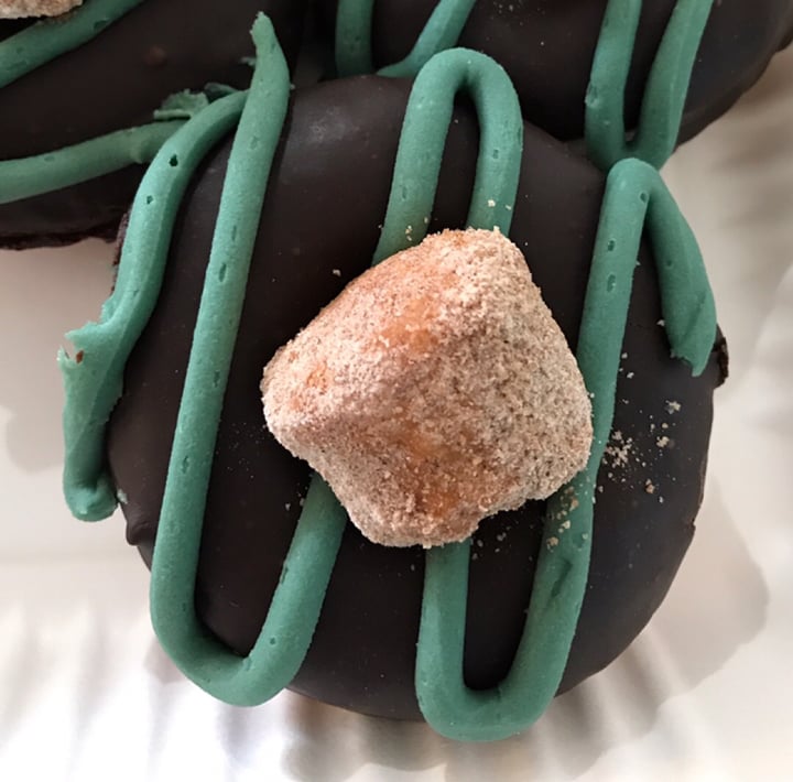 photo of Fern Cafe and Bakery Chocolate Mint Doughnut shared by @mindyrella on  20 Apr 2019 - review