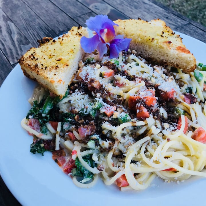 review photo of Russell’s by Eat Healthy Kauai Coconut Alfredo Pasta shared by @anandabhavani on 10 Aug 2018 - review