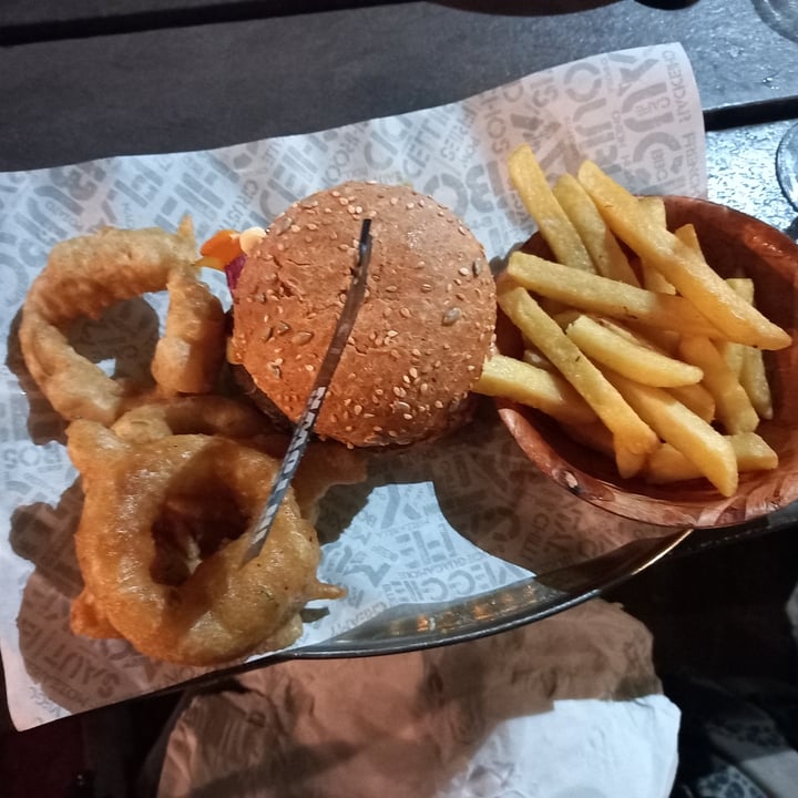 review photo of Bossa Somerset West B-Leaf Burger shared by @mariskar on 24 Aug 2021 - review