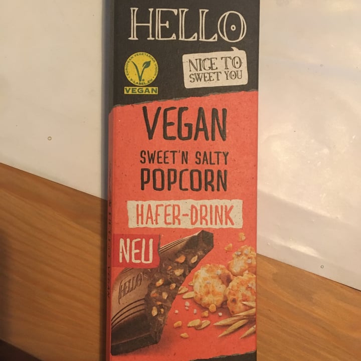photo of Lindt Hello Sweet and Salty Popcorn shared by @ronschabe on  18 Oct 2021 - review