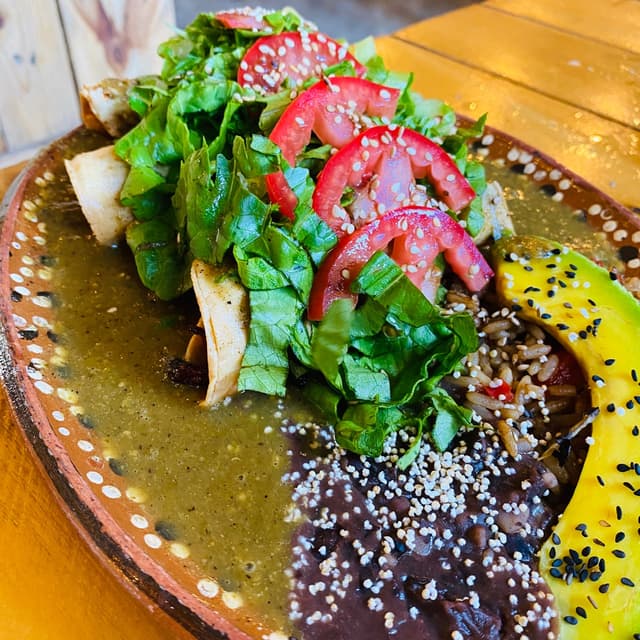 菜肴“Flautas”的照片
