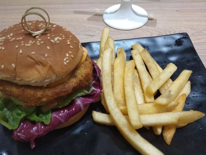 photo of Greendot Northpoint Andalusian Tomato Sauce Soy Burger shared by @slen on  27 Feb 2019 - review