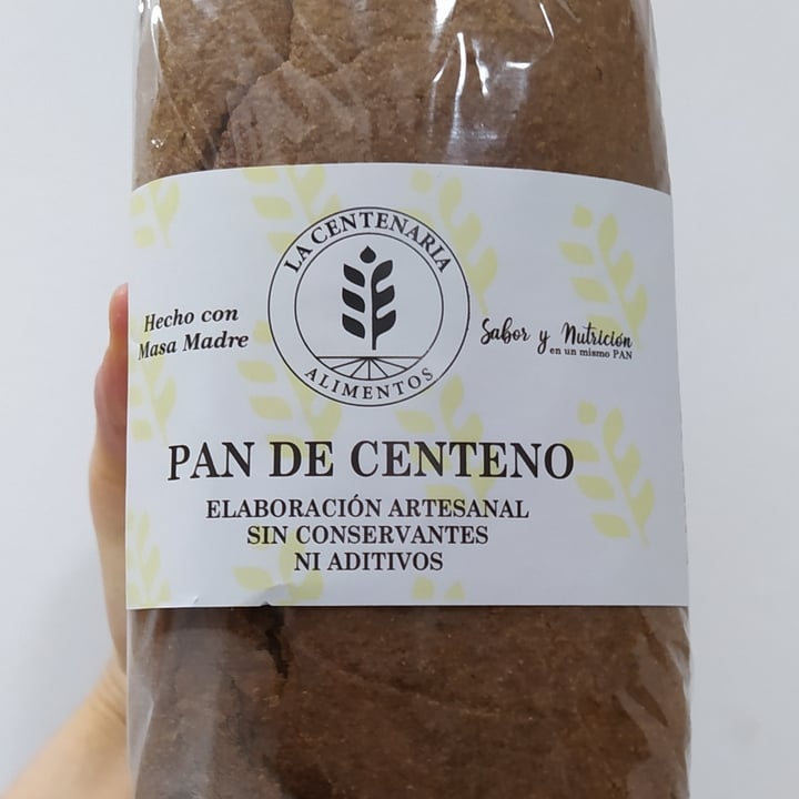 review photo of La Centenaria Pan de centeno con arandanos y nuez shared by @lulaviegas on 03 Jul 2021 - review