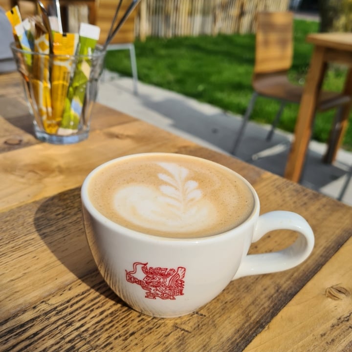 photo of Oma Ietje Cappuccino with oatmilk shared by @ishara- on  27 Sep 2021 - review