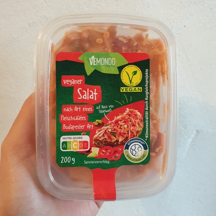 photo of Vemondo veganer Salat nach Budapester Art mit Paprika shared by @sotofu on  12 Nov 2022 - review