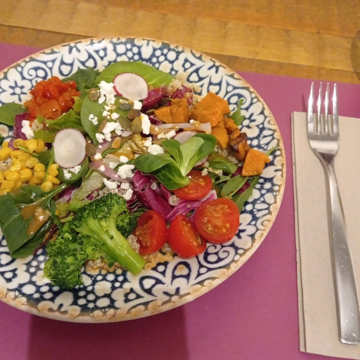 photo of Beet Vegetariano Ensalada shared by @jester on  23 Feb 2022 - review