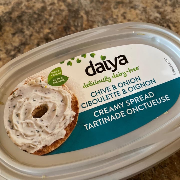 photo of Daiya Chive & Onion Cream Cheeze Style Spread shared by @nateye on  07 Nov 2020 - review