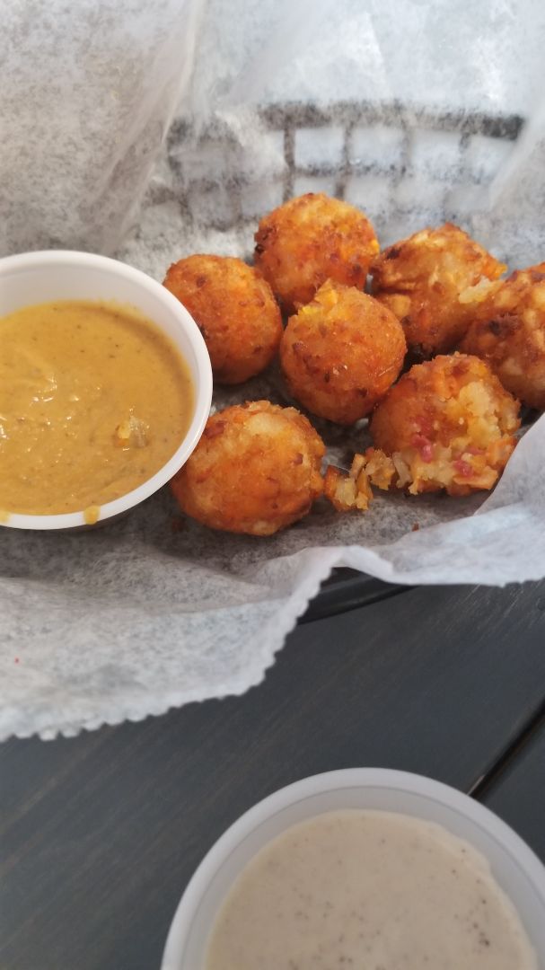 review photo of Meta Burger Meta bites shared by @chrissydinardo on 13 Sep 2018 - review