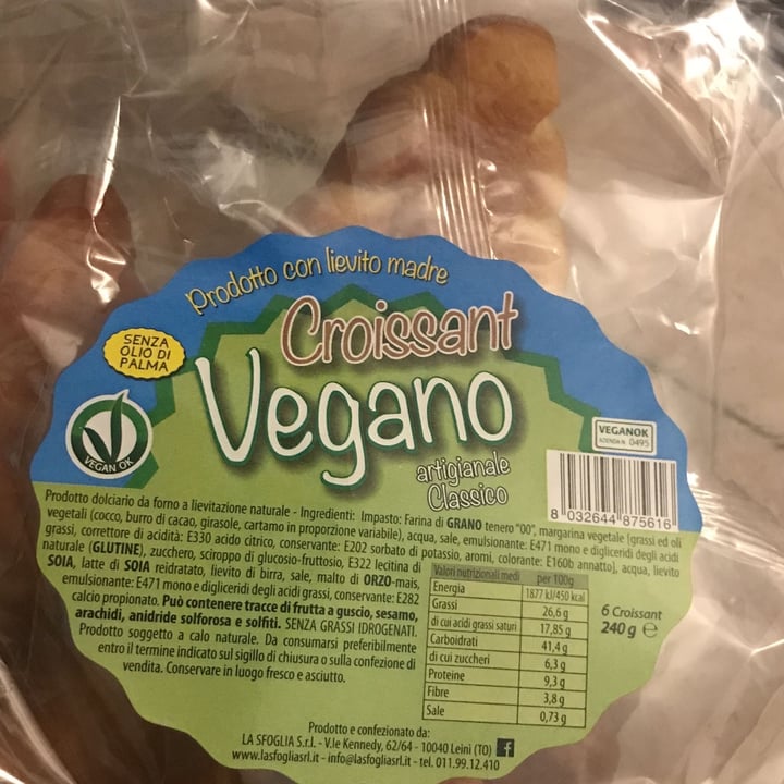 review photo of La sfoglia Croissant Vegano Classico shared by @losbombins on 20 May 2022 - review