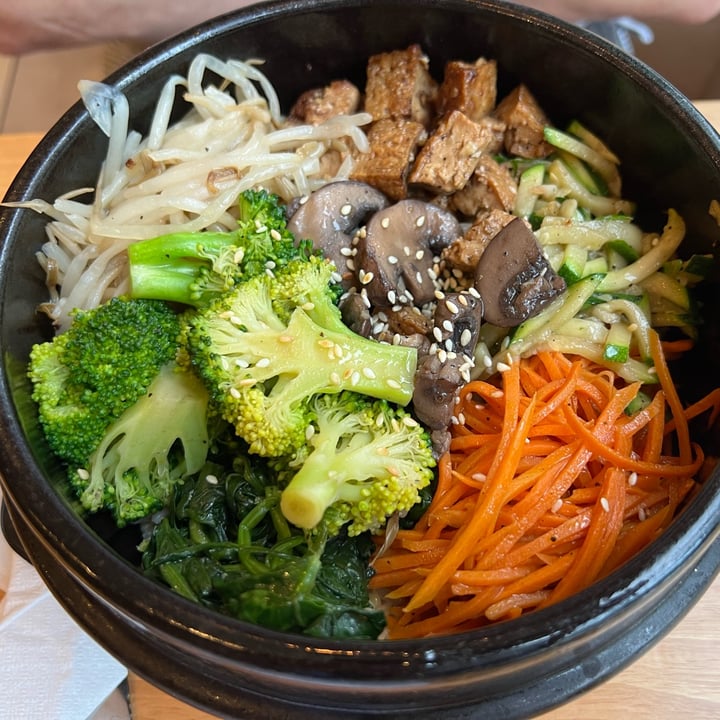 review photo of Alice & Friends' Vegan Kitchen DOL SOT BI BIM BAP shared by @berryveganplanet on 03 Sep 2022 - review