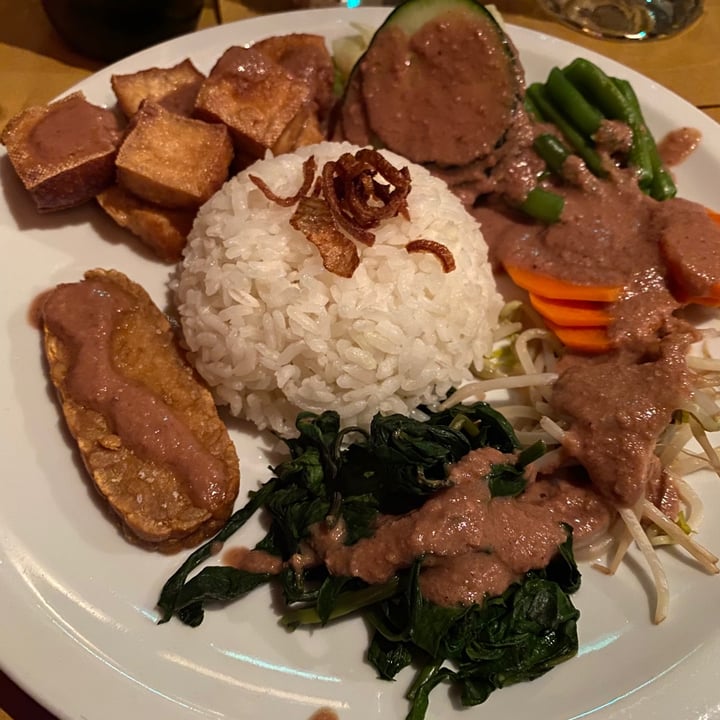 review photo of Bali Bar Antipasto Vegan Misto shared by @loveg on 03 May 2021 - review