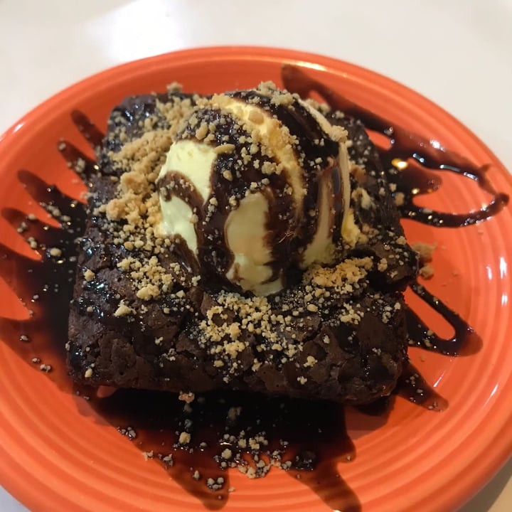 photo of Loving Hut Microcentro Brownie con helado shared by @torto on  11 Nov 2021 - review