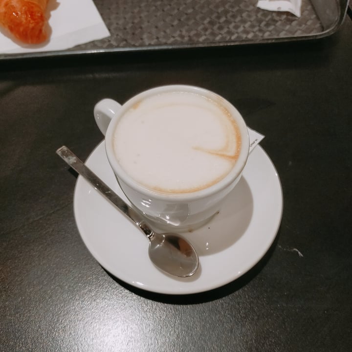 photo of Autogrill Spa Cappuccino Soia shared by @malegria on  21 Aug 2022 - review
