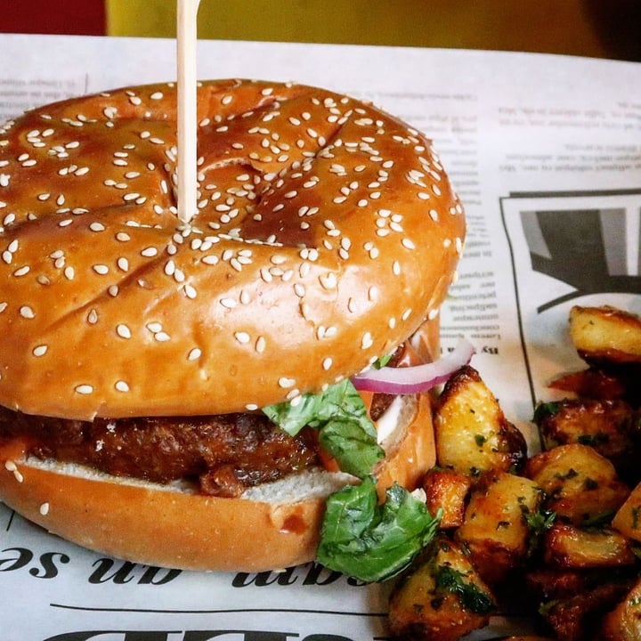 photo of Shuffle Bar Cheeseburger shared by @naama on  30 Aug 2019 - review
