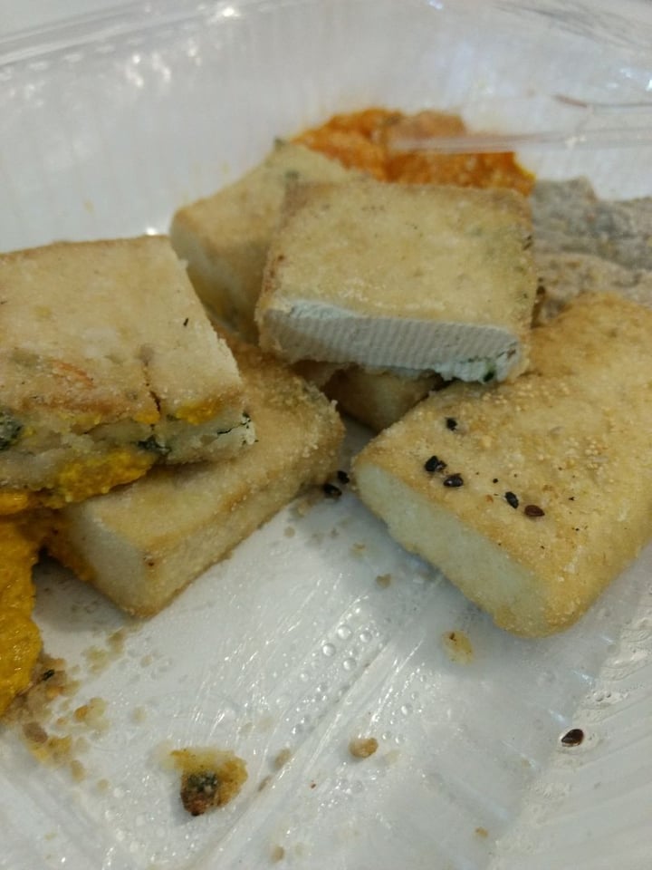photo of Raslok Achikenfingers tofu shared by @anahiveg on  07 Aug 2019 - review
