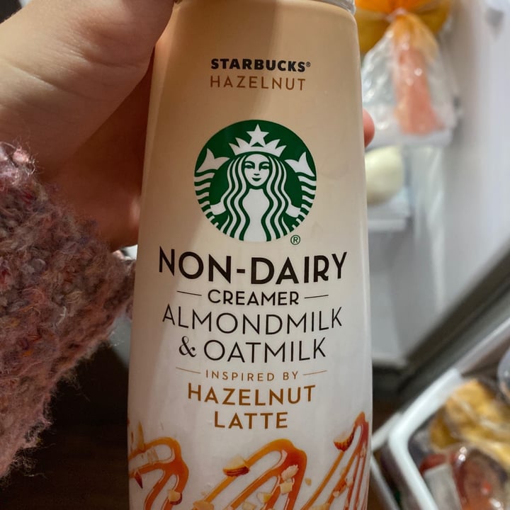 photo of Starbucks Non-Dairy Creamer Hazelnut Latte shared by @jessicadalton on  01 Dec 2020 - review