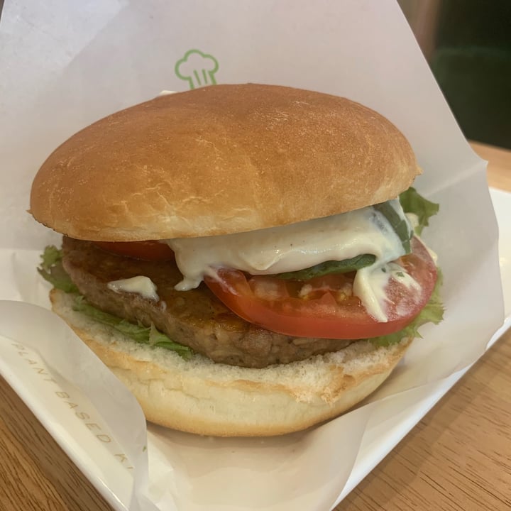 review photo of KOMEDA is □(コメダイズ) Avocado Teriyaki Burger (aboteri) shared by @proofofquack on 16 Sep 2020 - review