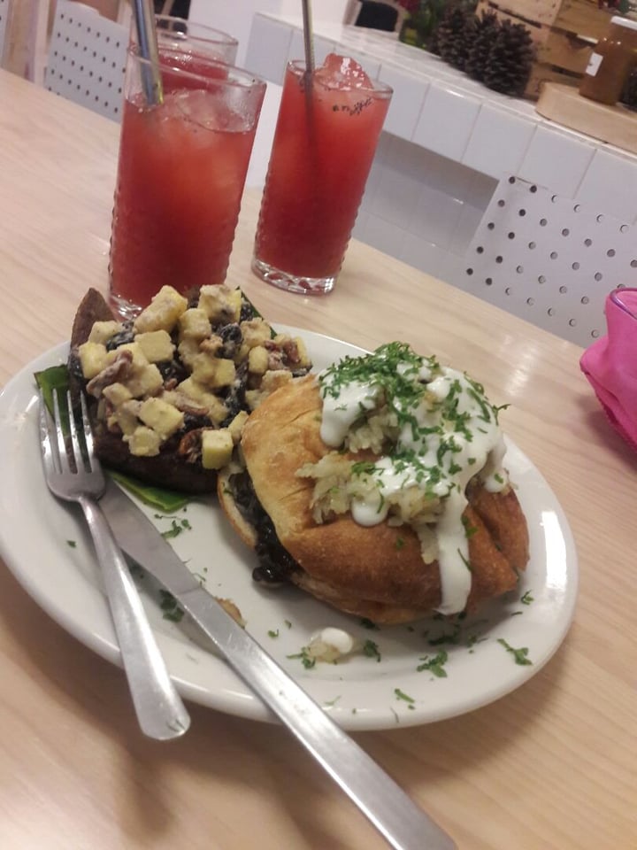 review photo of Pulpa Amor LĂquido Recalentado Navideño Y Focaccia De Quesos shared by @vianeyleyva on 15 Mar 2020 - review