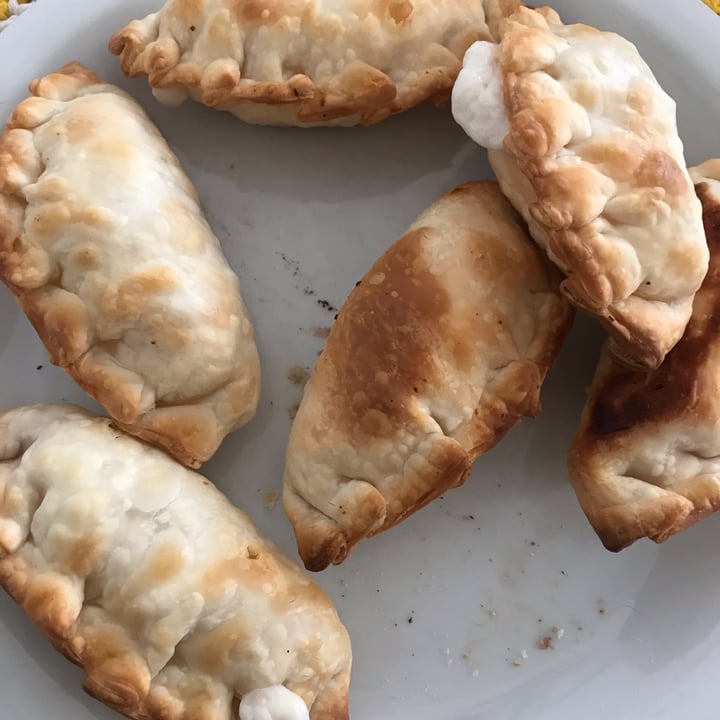 photo of Pachamama Colorada - Dietetica Empanadas de jamón y queso shared by @valexika on  05 Aug 2022 - review