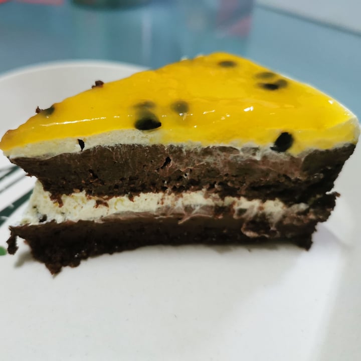 review photo of LOCABA Low-Carb-Bakery Vegan Passionfruit Chocolate Cake shared by @qfongtan on 29 Jan 2021 - review