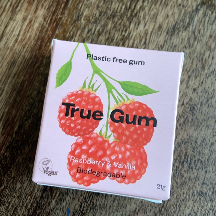 photo of True Gum Raspberry & Vanilla shared by @justlyn3 on  13 Dec 2021 - review