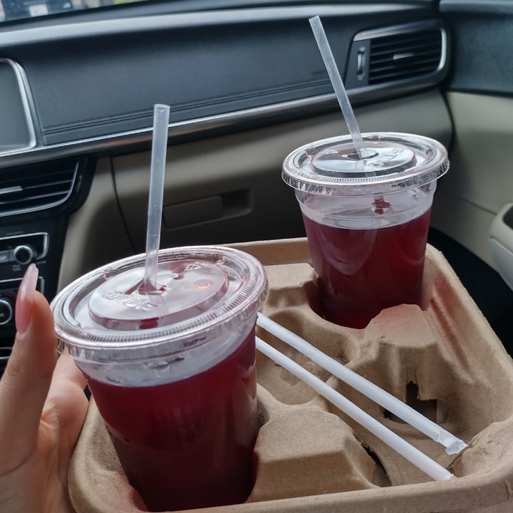photo of The Green Table raspberry iced tea shared by @alyssaa on  31 May 2022 - review