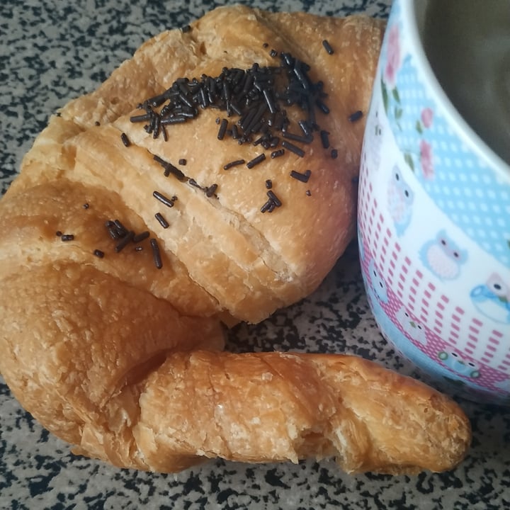 photo of Duzu Kafe Taberna Croissant shared by @tomatoandpotatovegan on  13 Jan 2022 - review