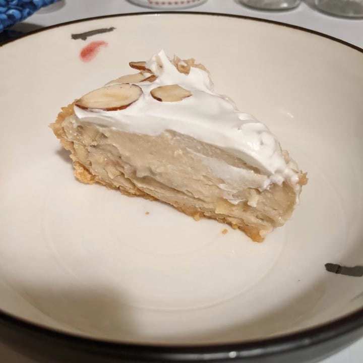 review photo of Therapy Ice Cream and Coffee Bar Vegan Banana Cream Pie shared by @fuzzydestroyer on 01 Mar 2022 - review