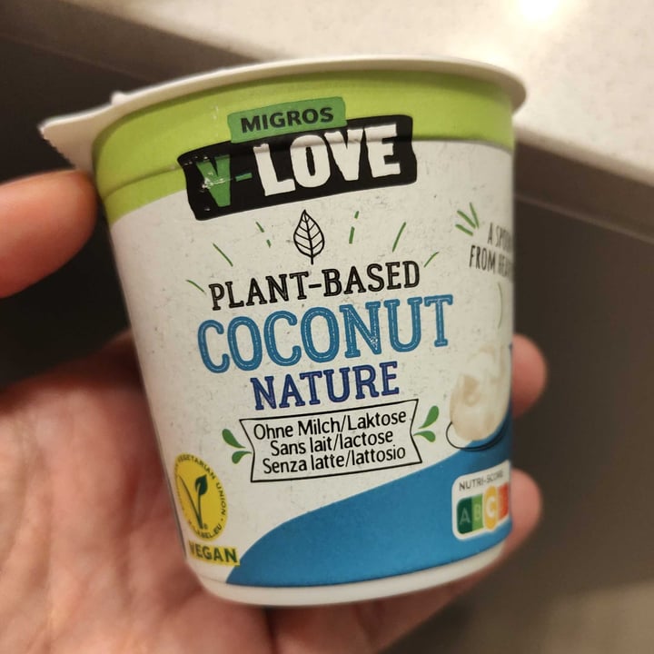 photo of Migros V-Love PB Coconut Nature shared by @elena93 on  21 Oct 2022 - review