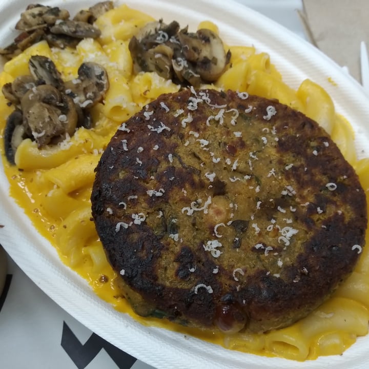 photo of Holy Plants Mac and cheese shared by @veganaenlima on  22 Nov 2021 - review
