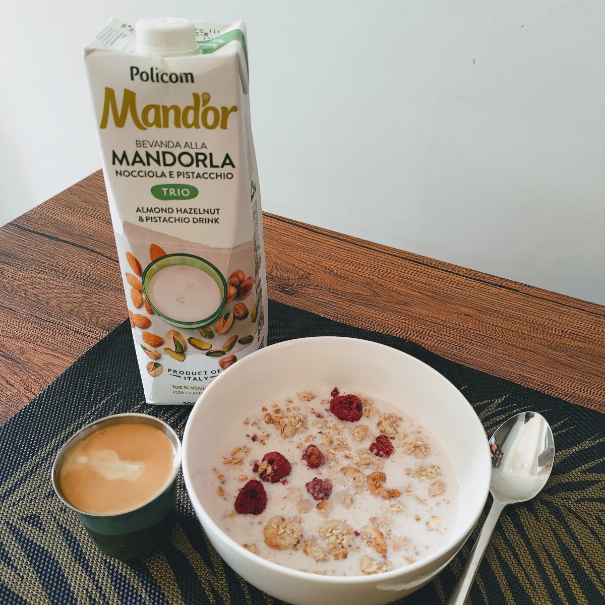 Trio Almond Hazelnut & Pistachio Drink from Mandor - Vegan Product ...