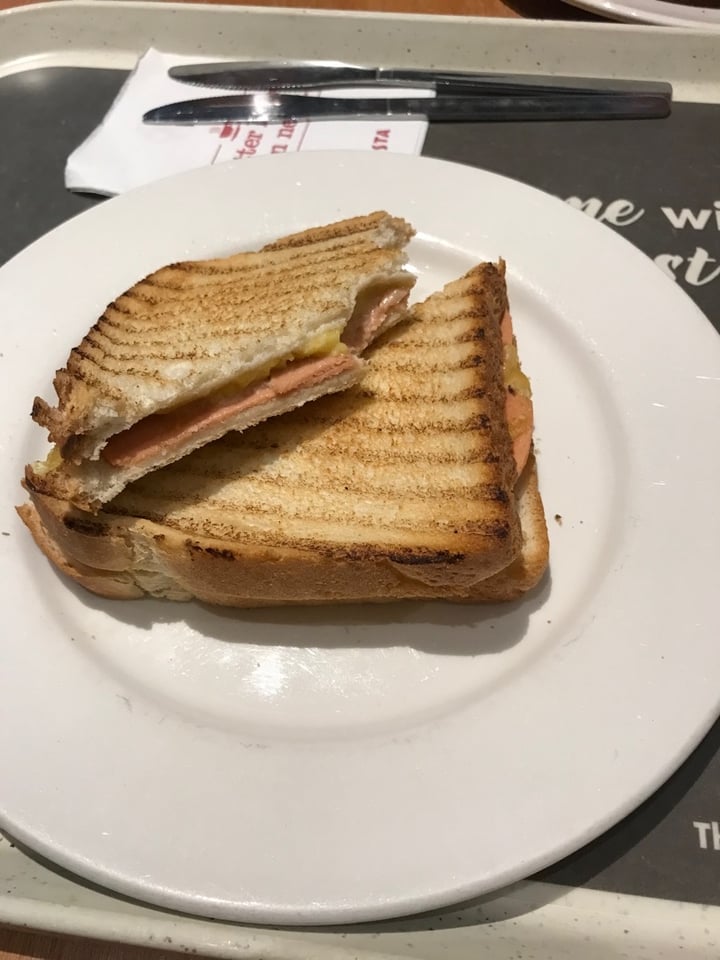 photo of Costa Coffee Vegan Quorn Ham And Cheez Toastie shared by @sarachristina on  10 Jan 2020 - review