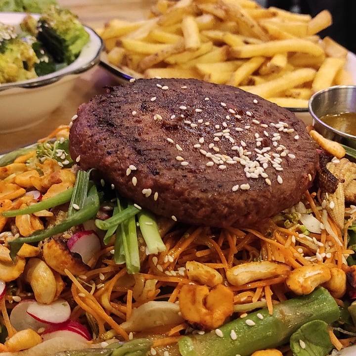 photo of Black Tap Vegan burger salad shared by @lelepolly on  18 Oct 2022 - review