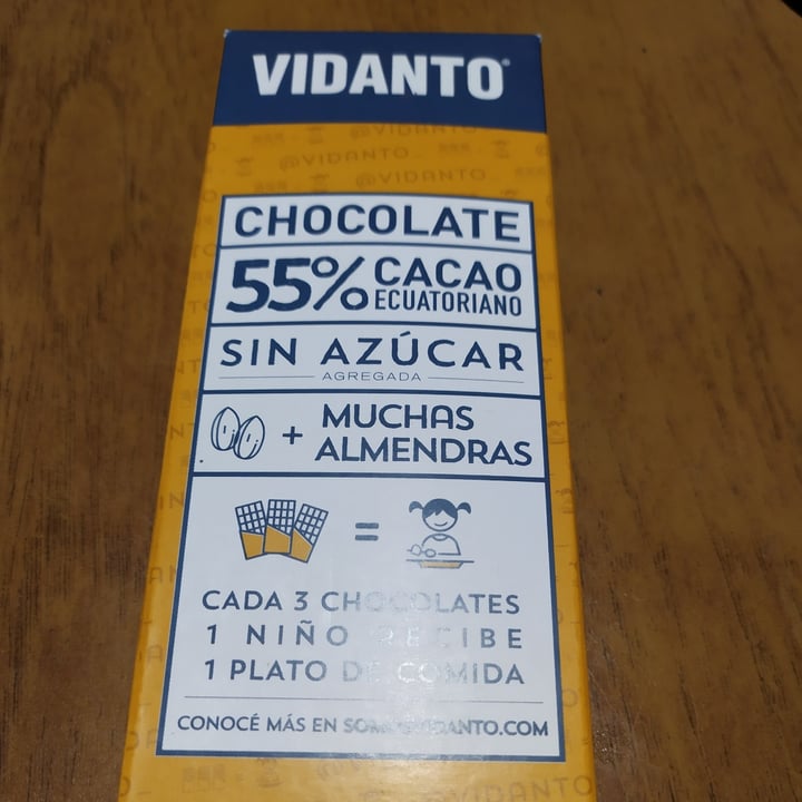photo of Vidanto Chocolate 55% Cacao Ecuatoriano Con Almendras sin Azúcar shared by @juligiri on  21 Jul 2021 - review