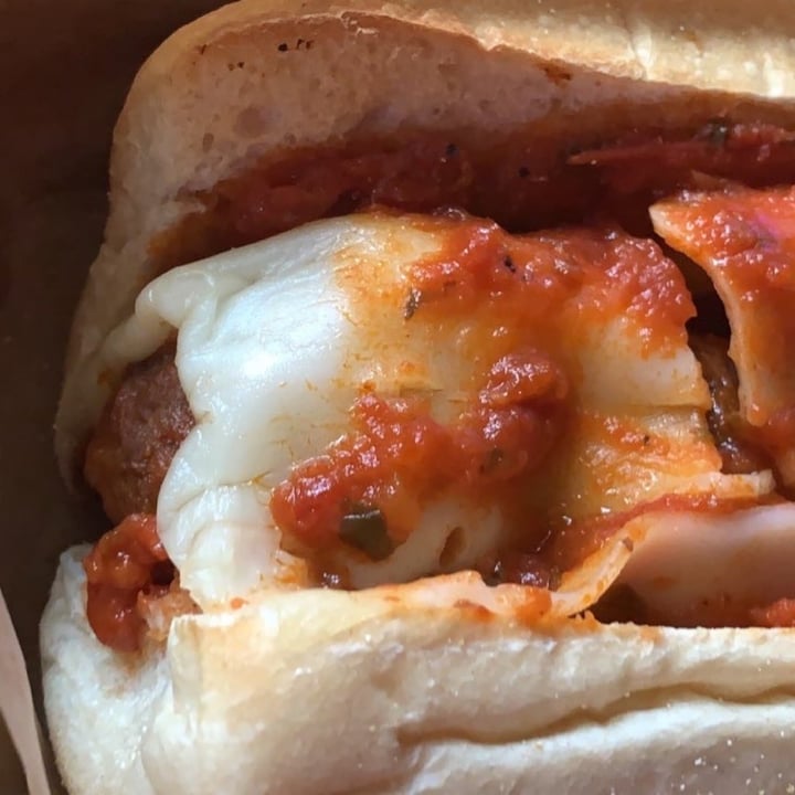 photo of No Carne Bodega Meatball sub shared by @pablovegano on  22 Jun 2021 - review