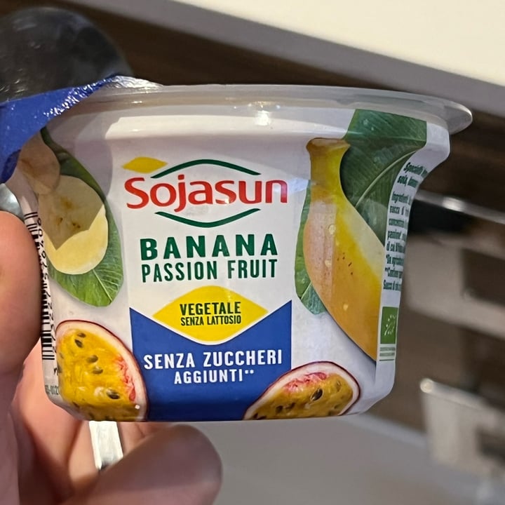 photo of Sojasun Yogurt banana e passion fruit shared by @costanzazappala on  17 Dec 2021 - review