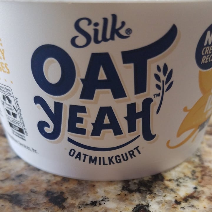 photo of Silk Oat Yeah Vanilla Oatmilkgurt shared by @veganbylucianabene on  09 May 2022 - review