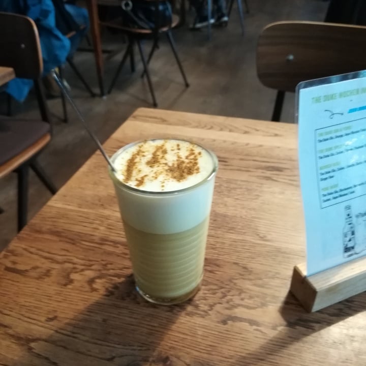 review photo of SIGGIS vegan & fresh food Curcuma Latte shared by @silviacrociani92 on 19 Sep 2022 - review