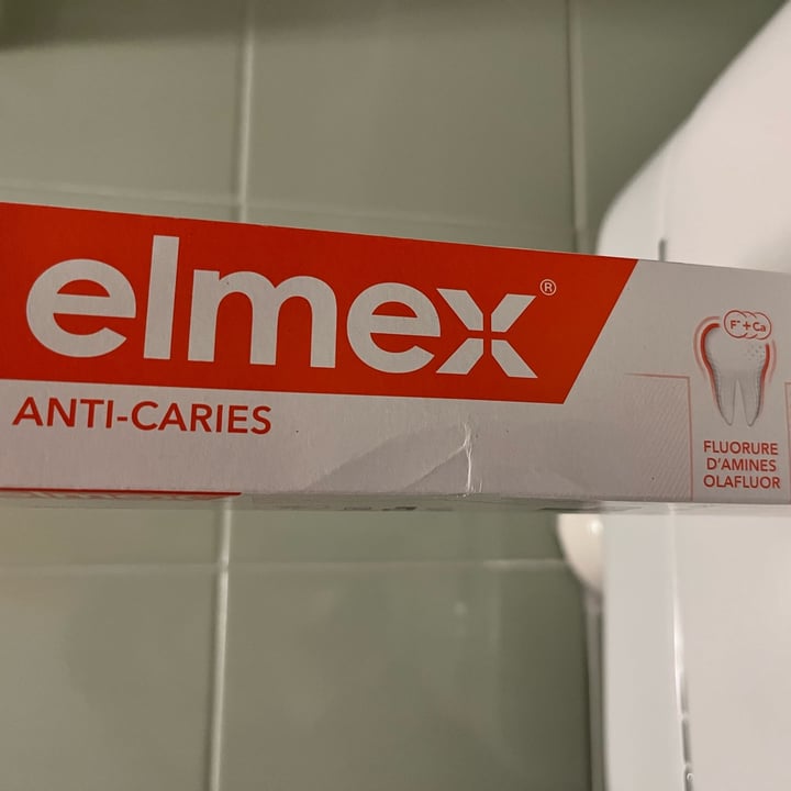 photo of Elmex Dentifricio Protezione Carie Professional shared by @claraguidalioff on  05 Apr 2022 - review