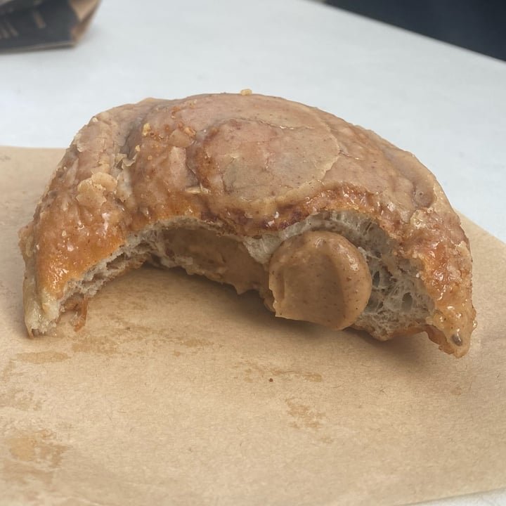 photo of Crosstown Marylebone - Vegan Doughnuts & Coffee Almond Butter Cinnamon Scroll shared by @knorthway on  11 Oct 2022 - review