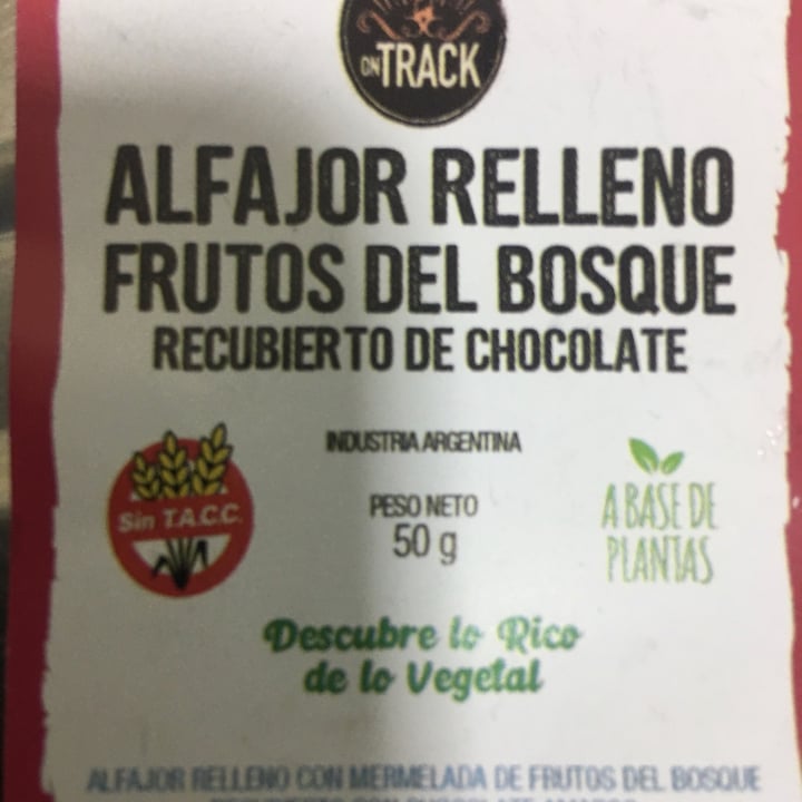 review photo of On Track Alfajor Relleno Frutos Del Bosque shared by @palitovegano on 21 Aug 2021 - review