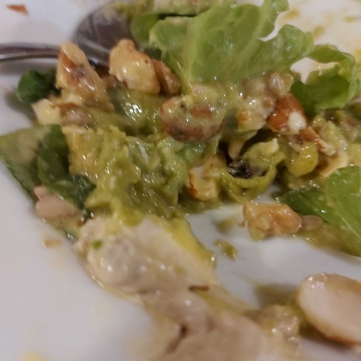 review photo of Bio Solo Orgánico Ensalada De Verdes, Colchón De Palta, Almendras, Semillas De Calabaza, Vegetales Salteados, Queso De Caju, Brotes Y Chucrut shared by @untalhugo12 on 10 Jan 2021 - review