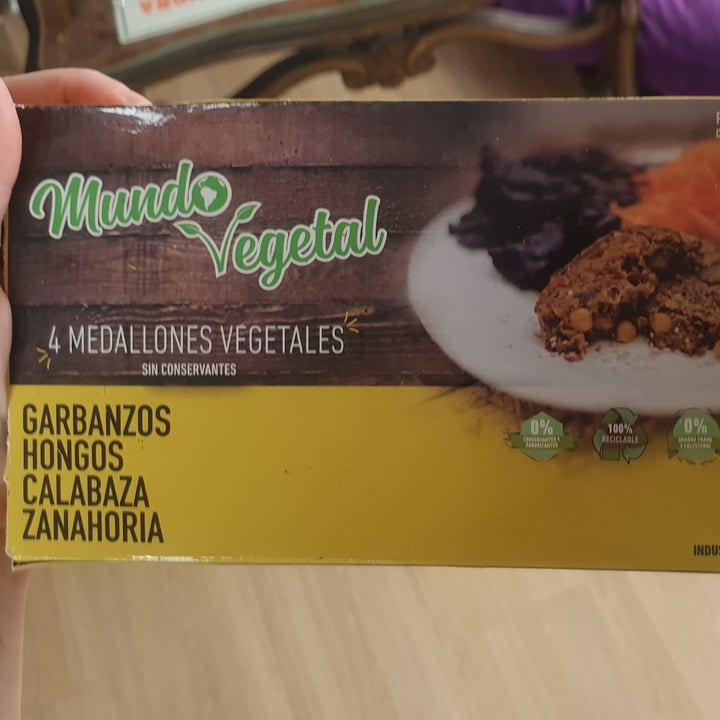 photo of Mundo Vegetal Medallones vegetales Garbanzos/Hongos/Calabaza/Zanahoria shared by @amoronada on  09 Apr 2021 - review