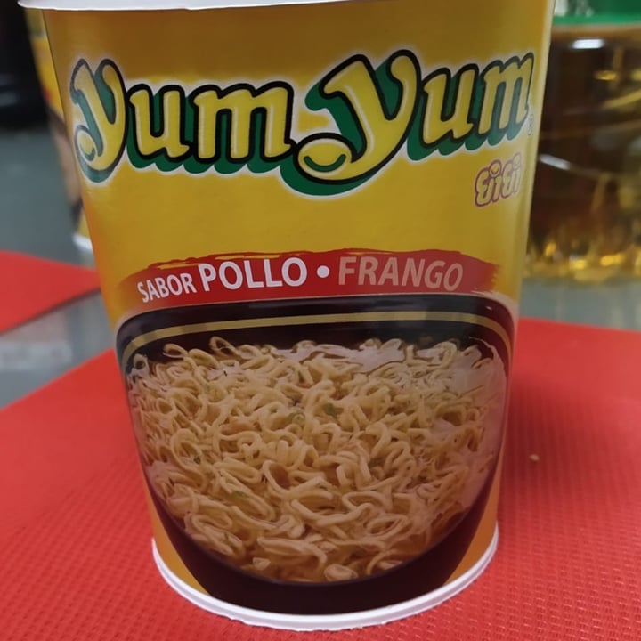 photo of Yum yum Fideos instantáneos Sabor Pollo shared by @vegan-ana on  13 Mar 2021 - review