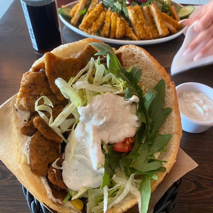 review photo of Apple & Eve Vegan & Simply Natural Pita Gyros shared by @klara92vegan on 06 Jun 2022 - review