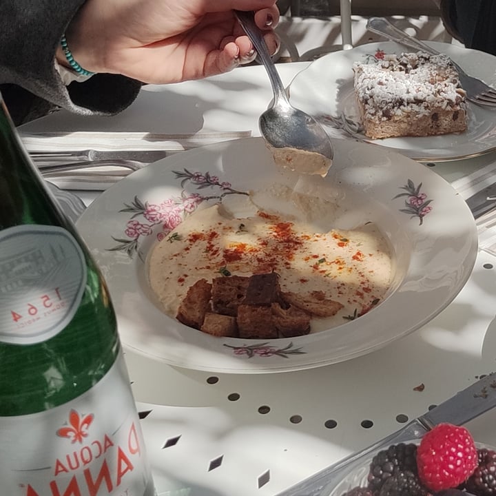 photo of Gelsomina Hummus shared by @merlerouge on  13 Apr 2022 - review